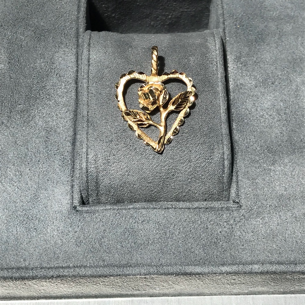 1980’s vintage premium 14kt gold charm
